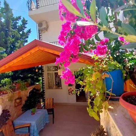 Apartahotel Atherina Butik